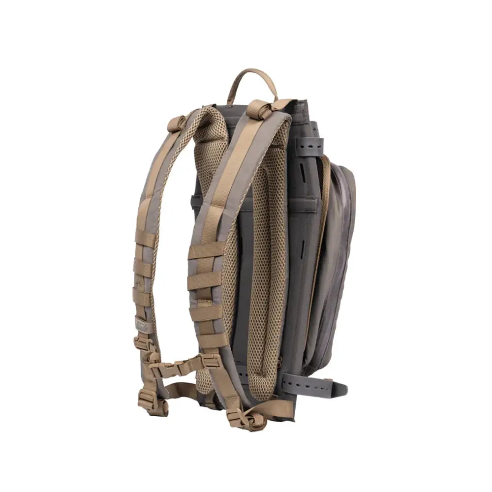 Latitude Flyer Pack